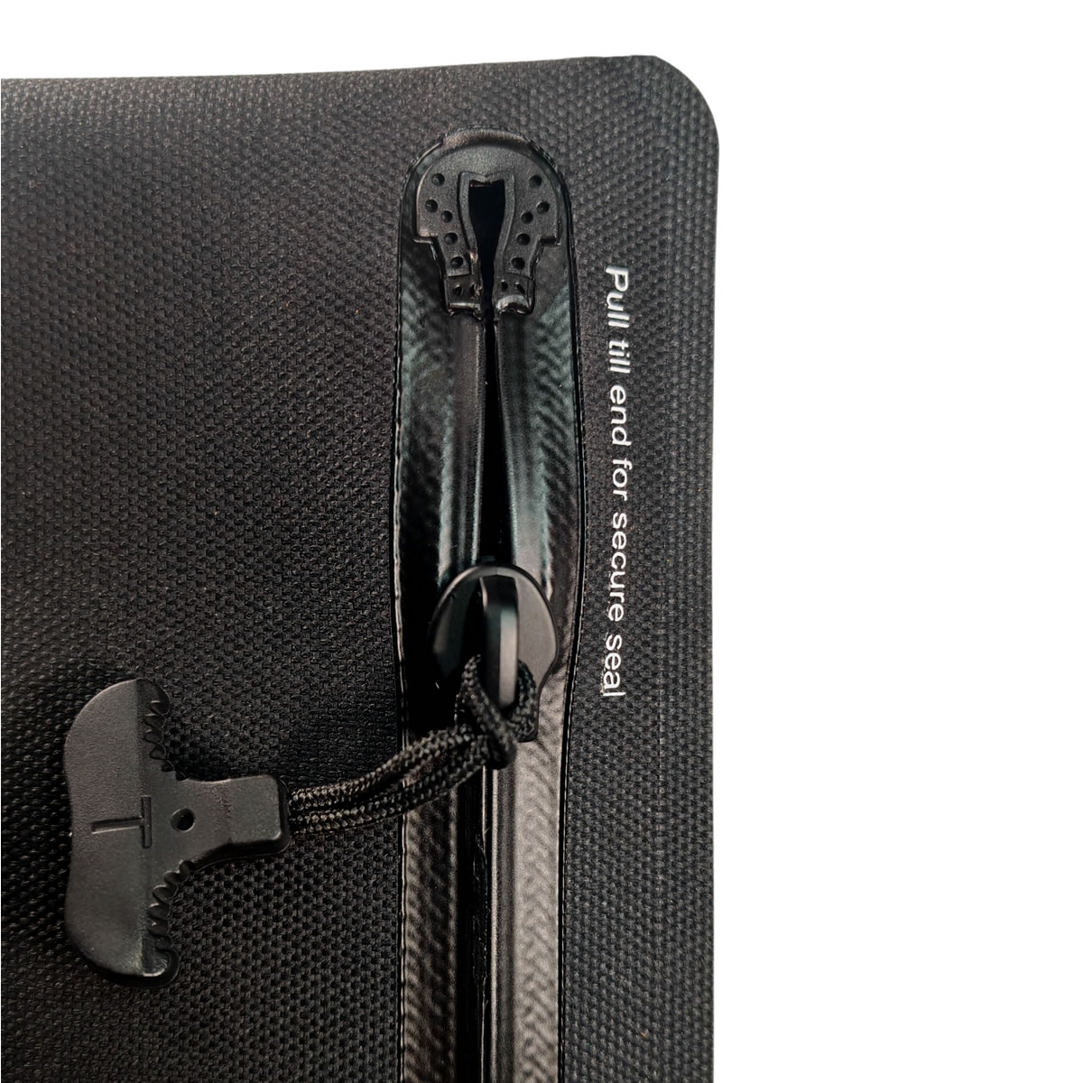 Waterproof Wallet 3 Close-up of the Orga Waterproof Wallet air-tight zipper